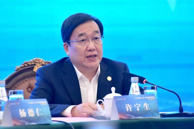 擺脫“卡脖子”問(wèn)題!上海將牽頭制定中國(guó)集成電路技術(shù)路線圖 擺脫“卡脖子”問(wèn)題!上海將牽頭制定中國(guó)集成電路技術(shù)路線圖